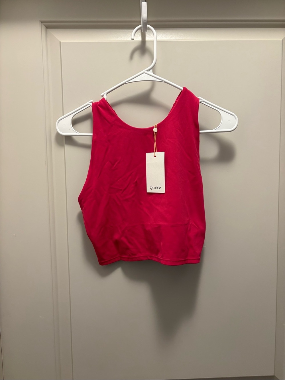 Quince Bright Pink Sleeveless Crop Top Sports Bra NWT Size M